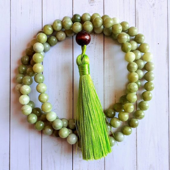 Jewelry - 108 Peridot Mala Necklace